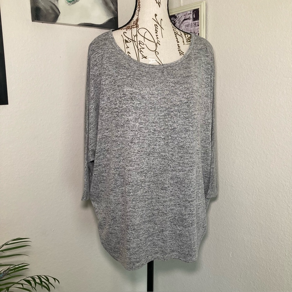 Ultra Teeze 3/4 sleeve high-low top 1X